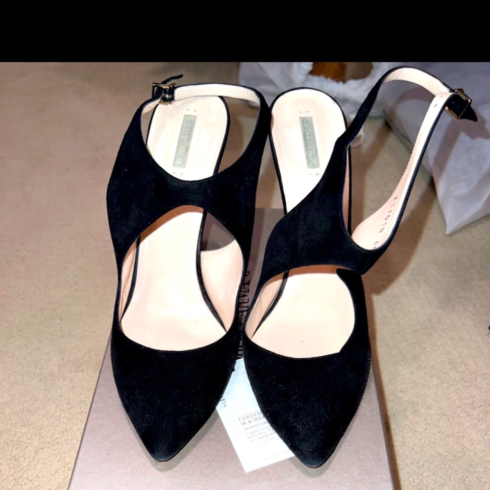 Giorgio Armani suede heels. Gorgeous! Size 40